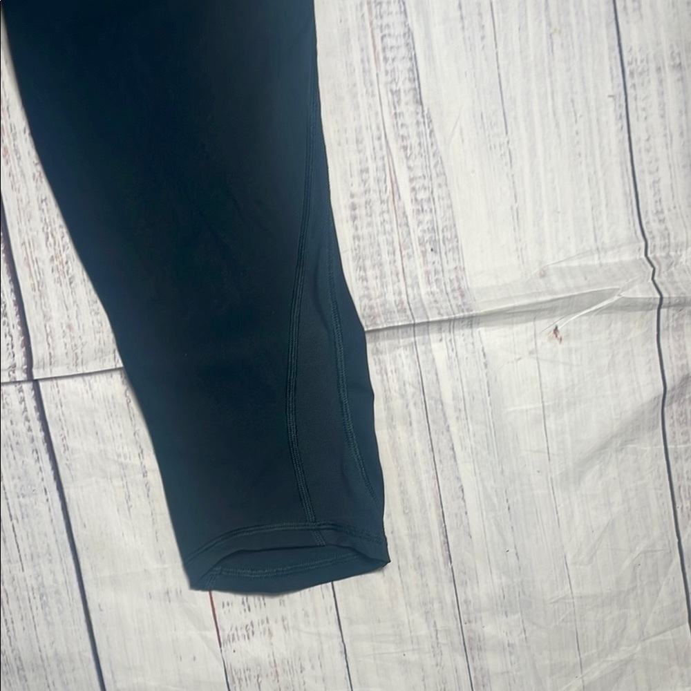 Lululemon Athletica Black Leggings for Versatile Comfort - Picture 6 of 7